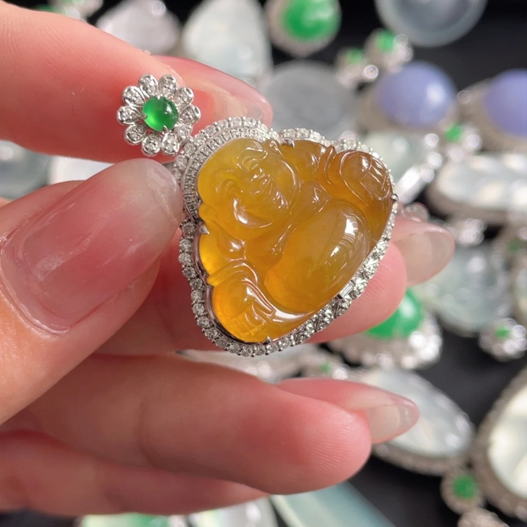 翡翠颈饰18K金镶嵌我**嘉吊坠