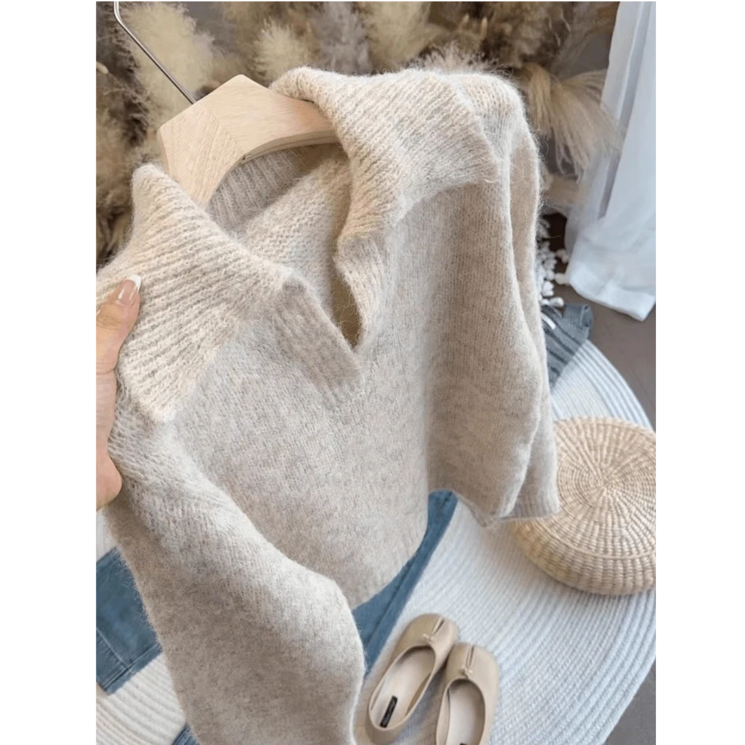 2025秋冬季宽松时尚设计感奶fufu翻领软糯毛衣女慵懒风V领上衣潮