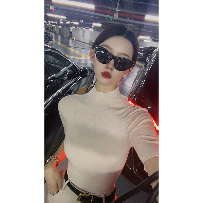 LUHE【裸肤挚爱2.0】luxy系列100%扬子纱气质半高领中袖打底针织衫