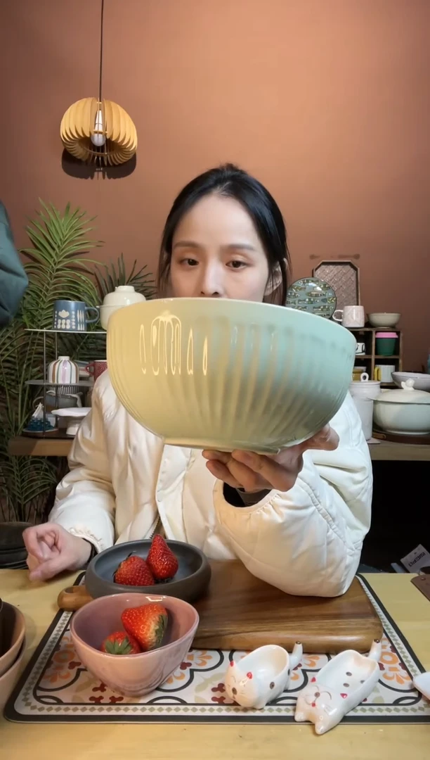 【闪购商品】瓷其他6.5寸浅绿色竖条汤面碗微瑕满20发货