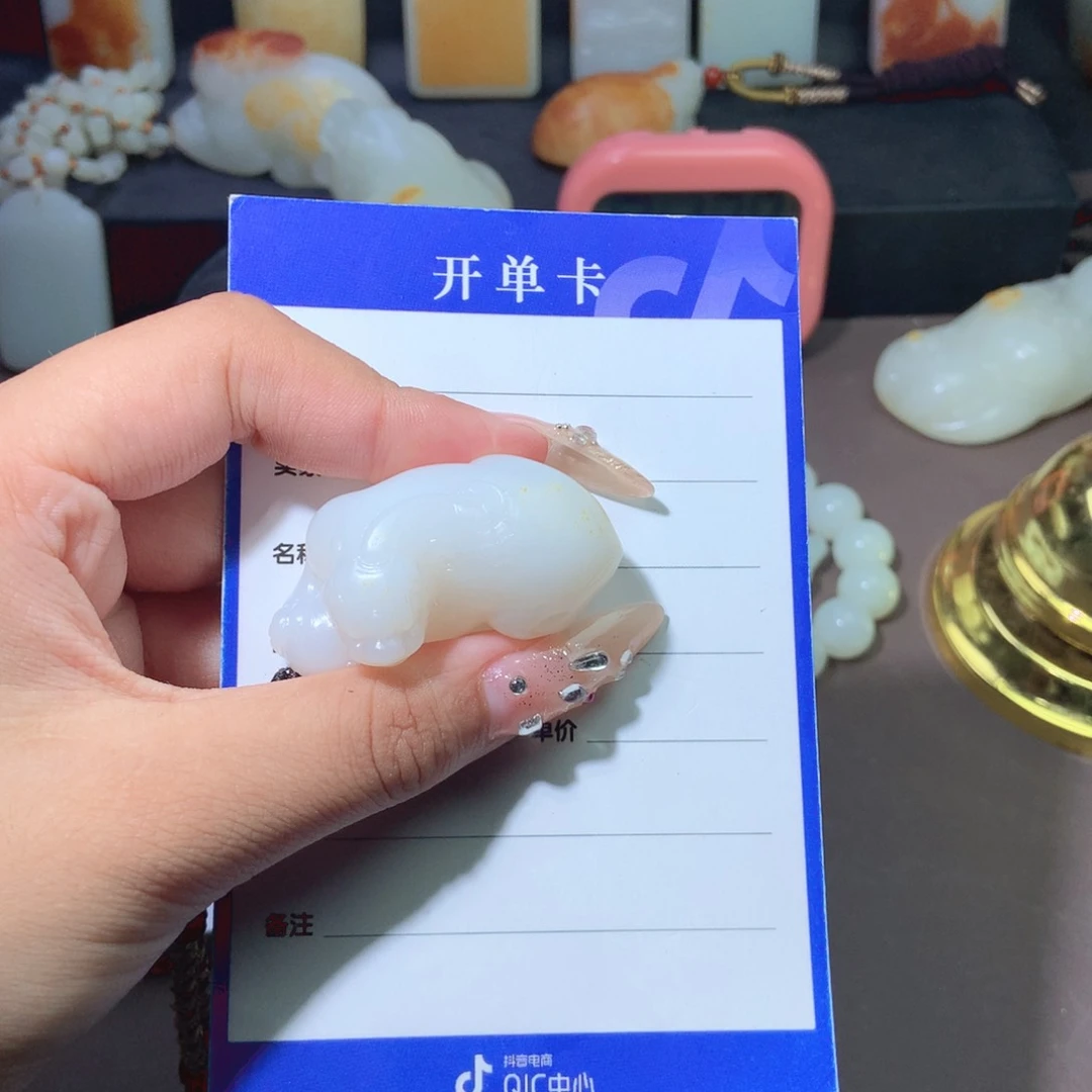 和田玉颈饰未镶嵌来***来