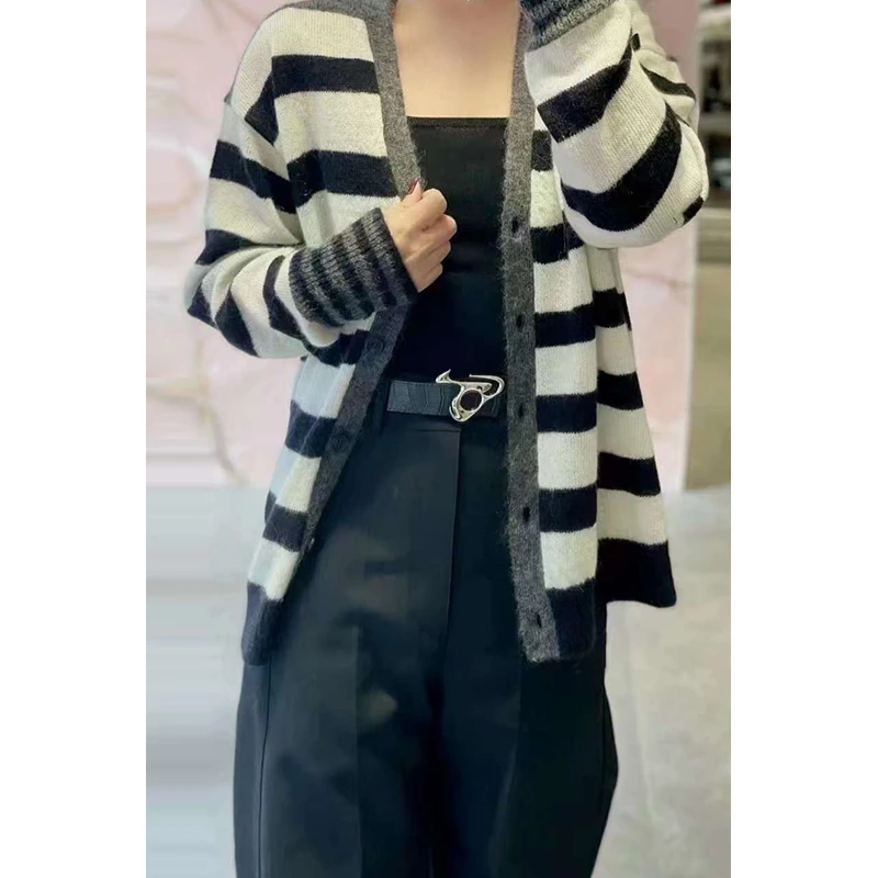 nound买手店10 ROUN设计师品牌中长款黑白拼毛衣毛感V领开衫时尚