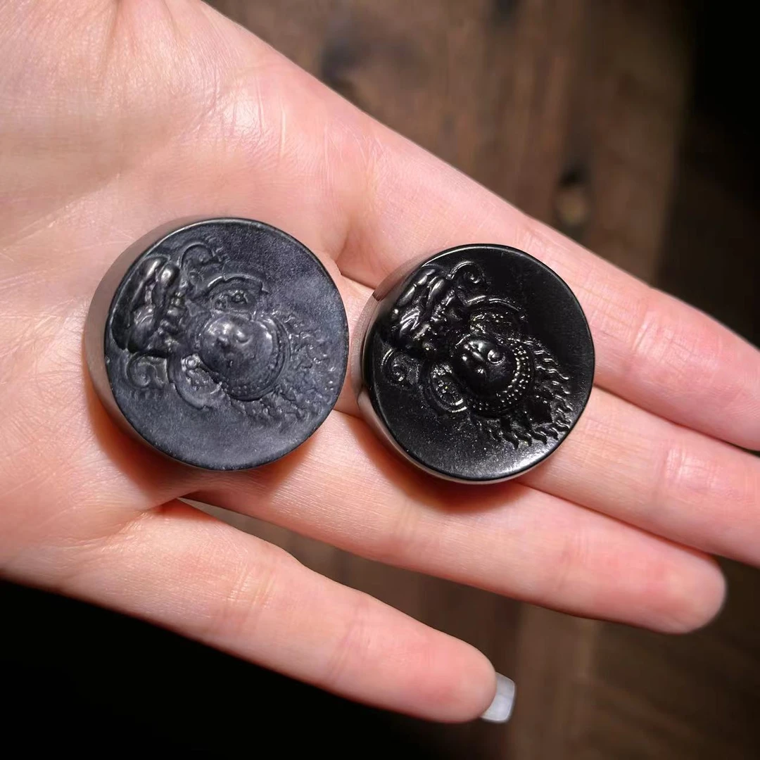 YS2189 墨玉雕刻圆形吊坠 多样性发其一