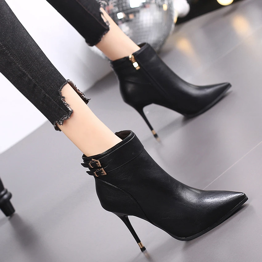 尖头高跟鞋细跟性感短靴女2024秋冬新款皮带扣加绒百搭英伦马丁靴