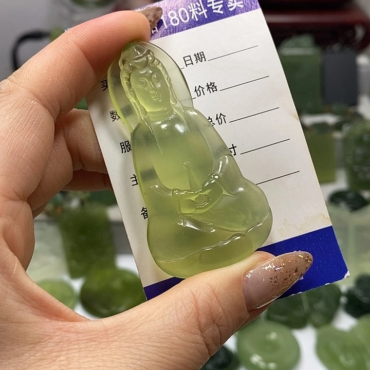 蛇纹石玉挂件未镶嵌