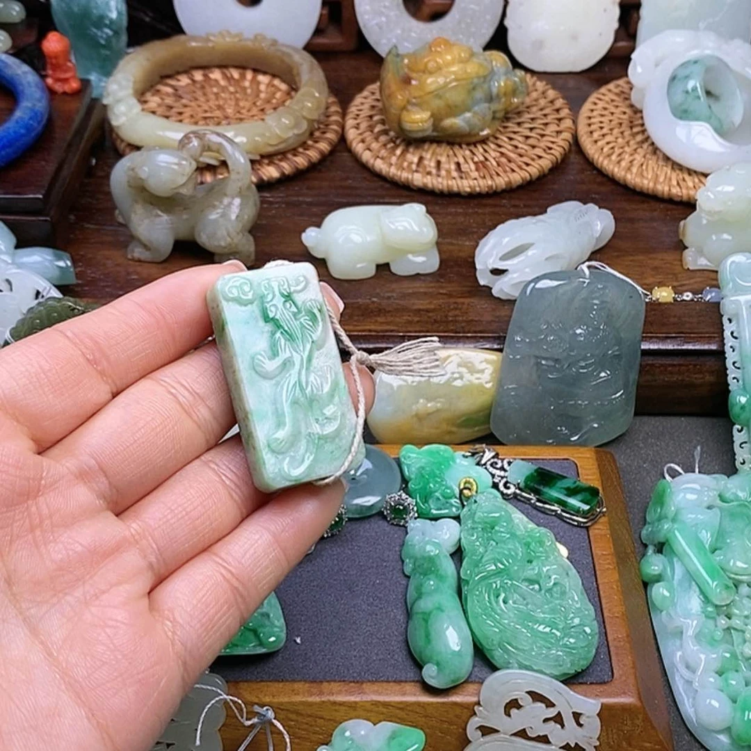 【闪购商品】翡翠挂件未镶嵌桃**旧