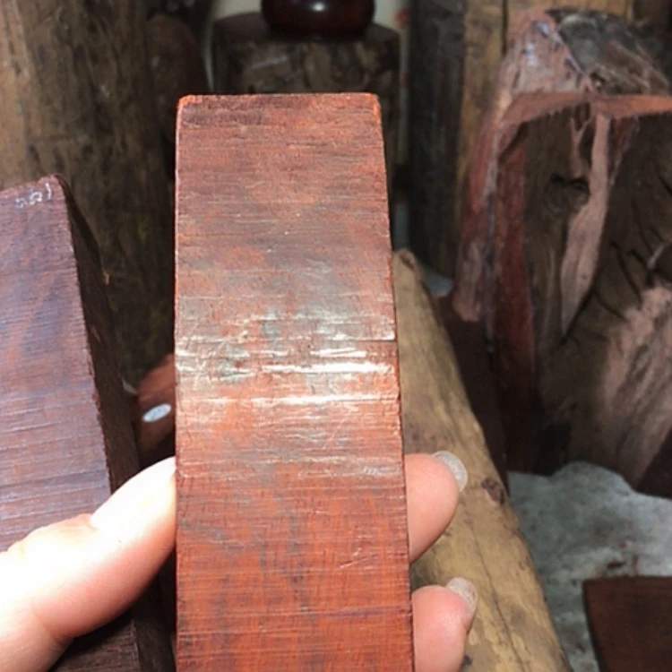 【闪购商品】雕刻木材頓*