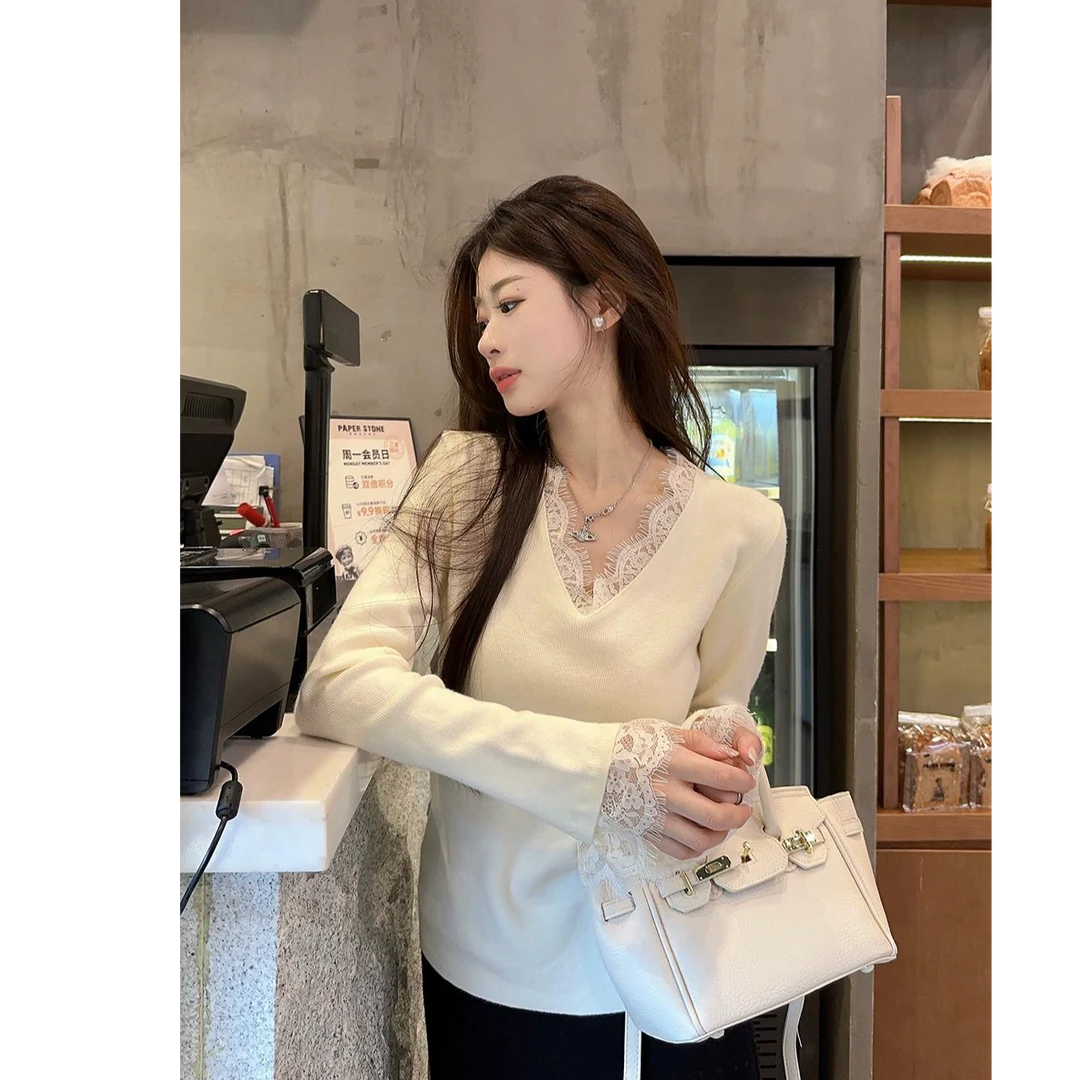 Not defined纯欲风V领蕾丝花边长袖T恤女春季修身内搭打底衫上衣