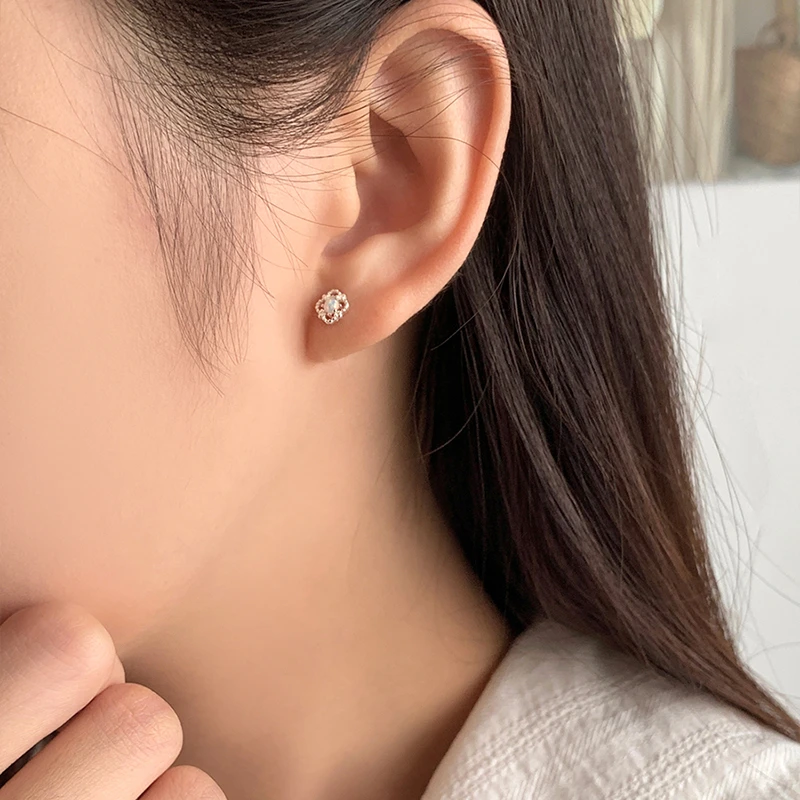 925银耳饰 镂空花朵清冷感耳钉甜美小巧精致高级女气质百搭耳环