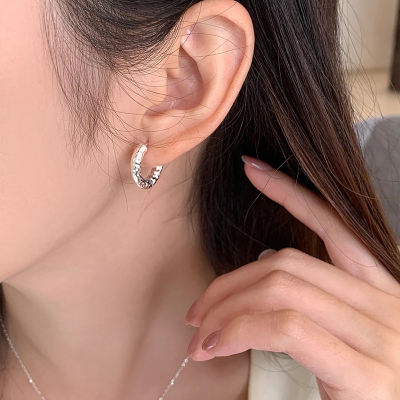 925银耳饰 褶皱肌理纹耳扣女纯银高级感轻奢小众耳圈简约百搭耳环