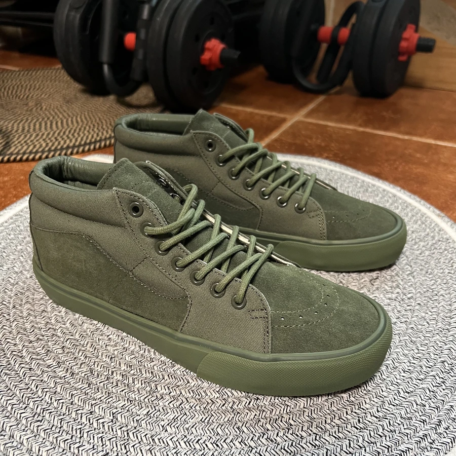 【后跟钢印棋盘格】军绿色小地球高阶中帮板鞋复古百搭板鞋休闲鞋