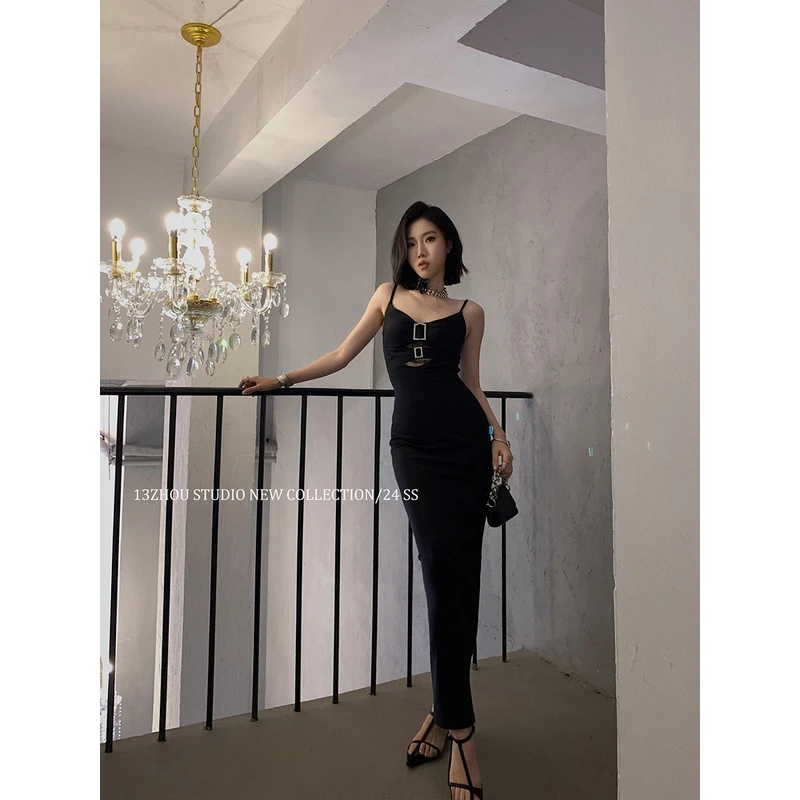 十三粥私服 赫本小姐 自带胸垫弹力修身可调节肩带钻石吊带连衣裙