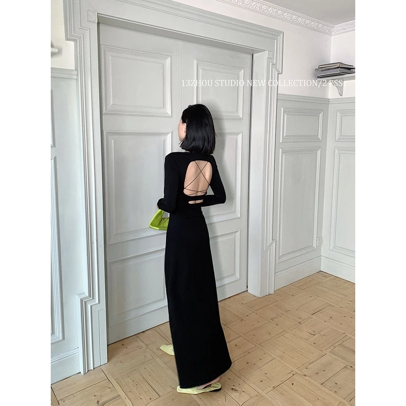 十三粥私服 肯豆女孩 辣妹显瘦圆领小黑裙遮肉镂空针织长袖连衣裙