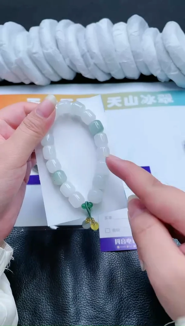 【闪购商品】石英质玉手镯未镶嵌白色手串SL88颜色随机