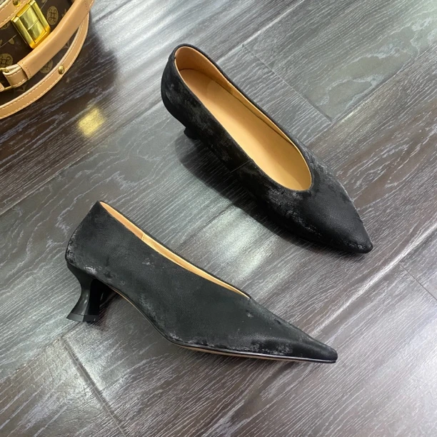 女鞋单鞋时尚尖头粗跟真皮百搭气质法式中跟妈妈鞋奶奶鞋新中式