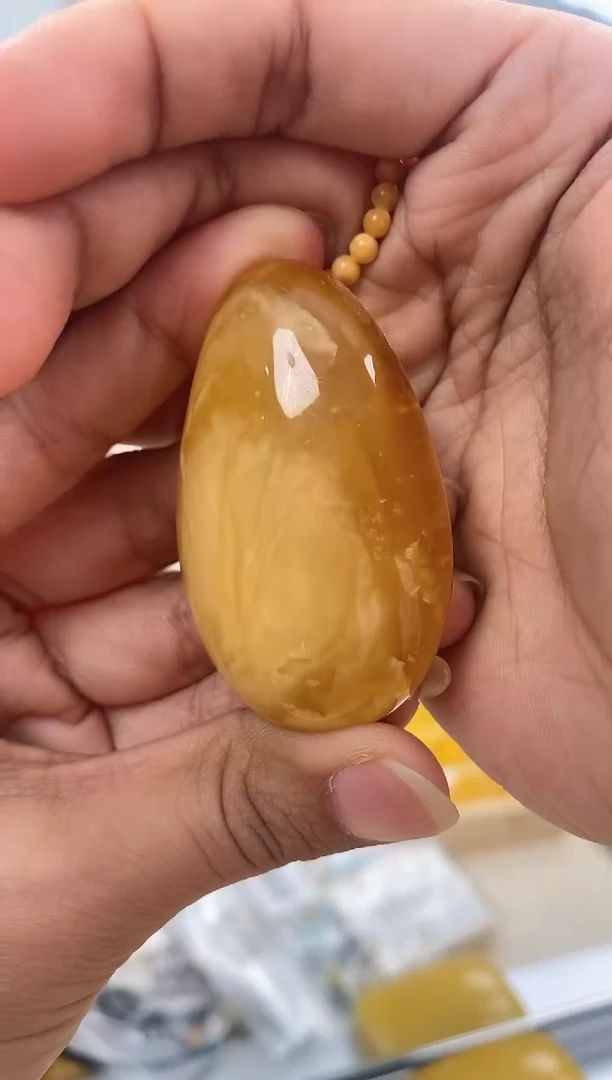 【闪购商品】琥珀裸石未镶嵌蜜蜡吊坠