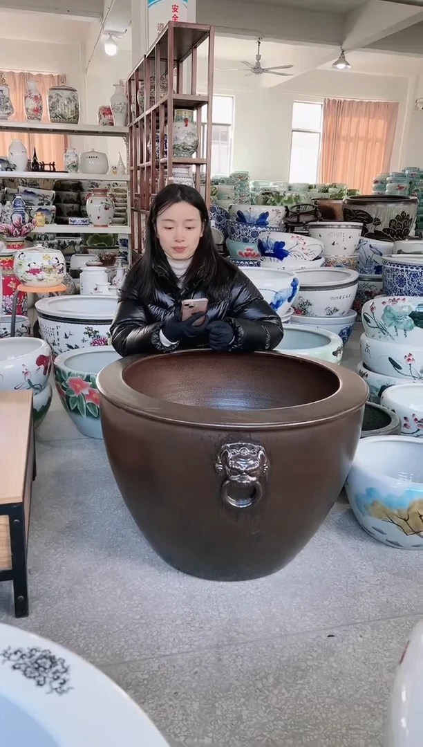 【闪购商品】瓷缸直径70古铜狮耳