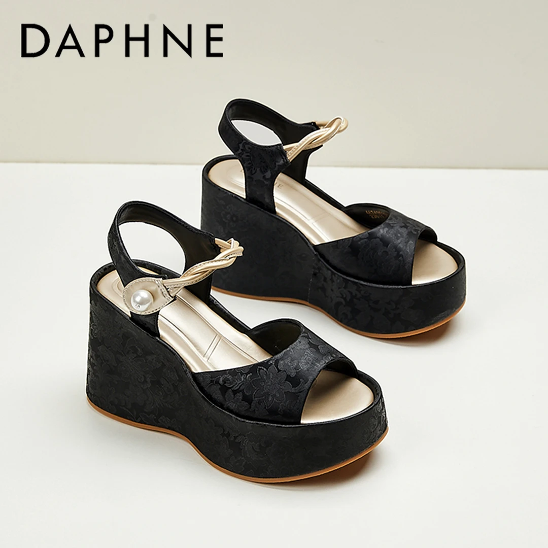 达芙妮坡跟鱼嘴凉鞋女款外穿2025新款夏季厚底松糕鞋防水台高跟鞋