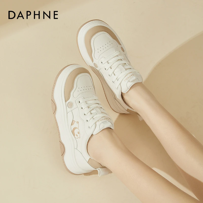 达芙妮厚底低帮板鞋女款2024年秋季新款百搭运动鞋休闲百搭小白鞋
