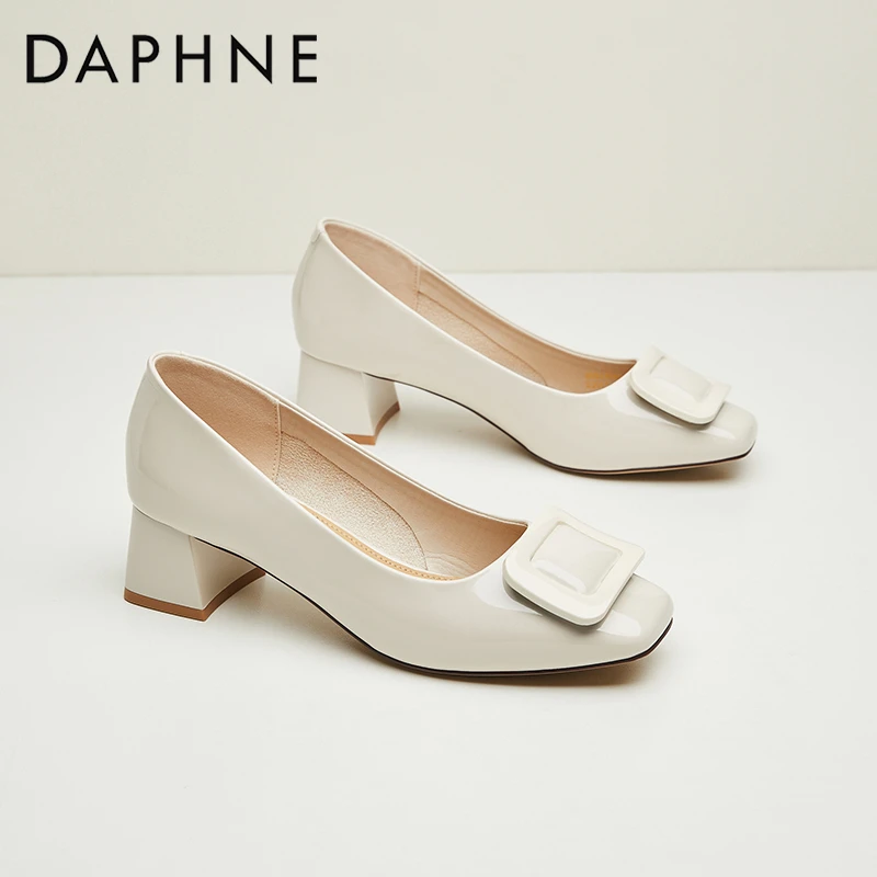 达芙妮漆皮小皮鞋复古2025秋季爆款浅口方头百搭鞋粗跟低跟单鞋女