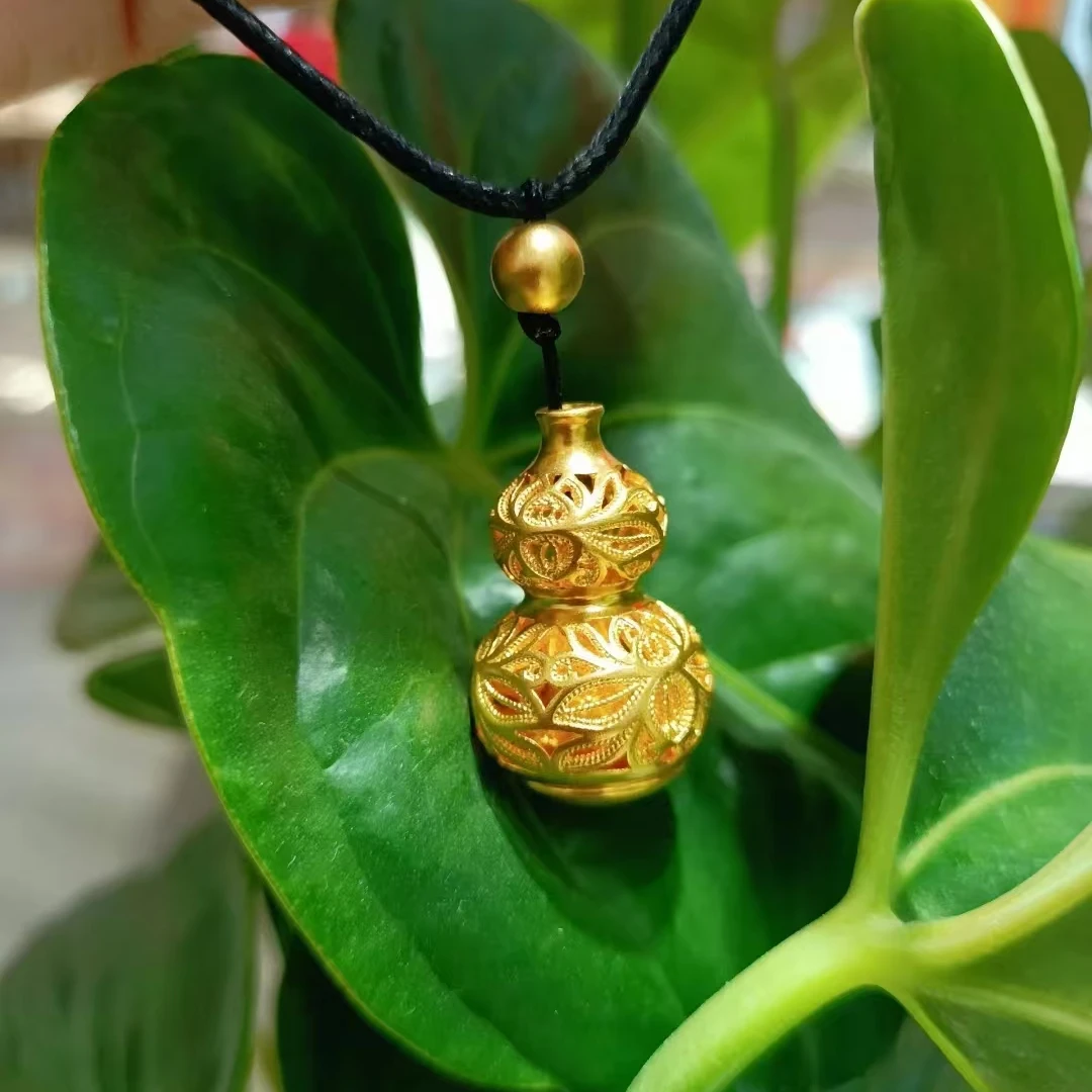 Chow Tai Seng/周大生足金金丝葫芦藏佛