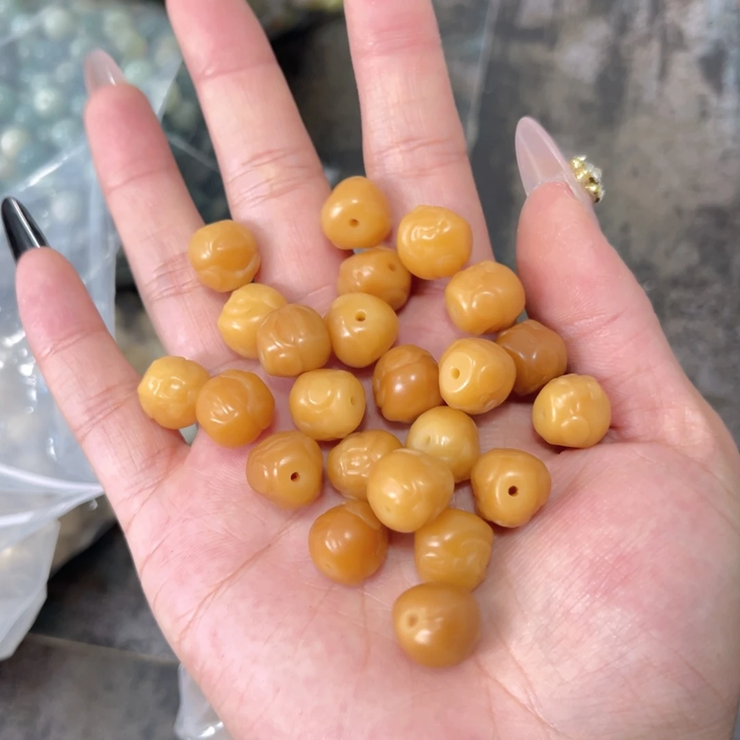 白玉菩提吊坠c12.5mm22颗。财神爷