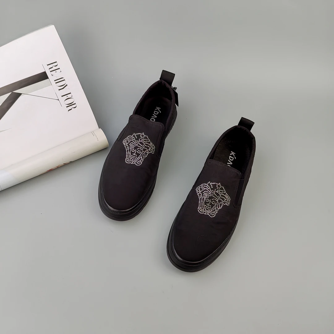 2024秋季新款平底水钻潮流舒适时尚休闲百搭男士休闲鞋轻便5731