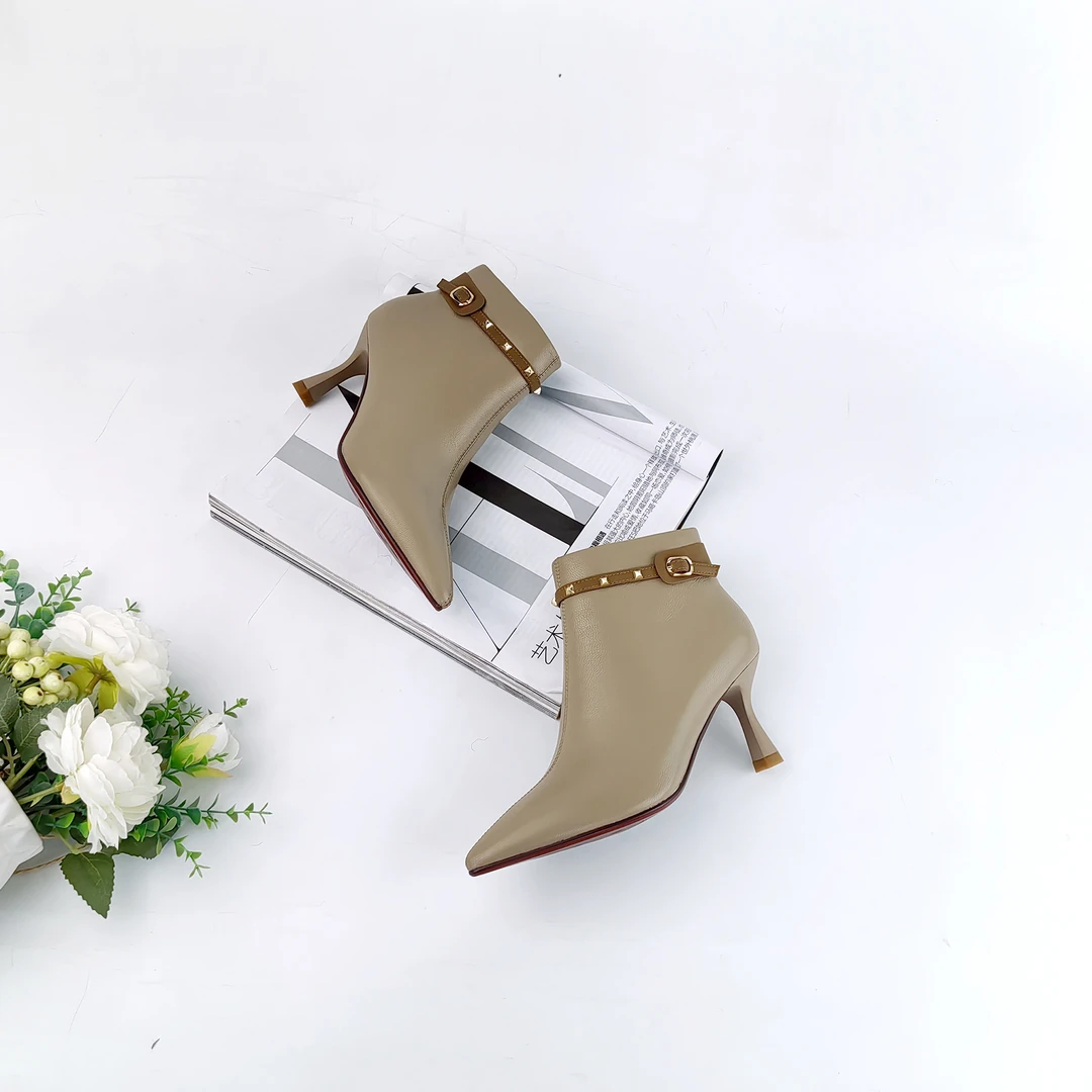 【火爆新品】秋季时尚百搭真皮新细跟气质尖头舒适女短靴子38533340