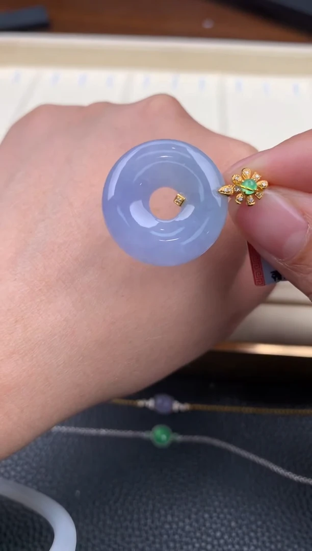 【闪购商品】翡翠颈饰18K金镶嵌Q897