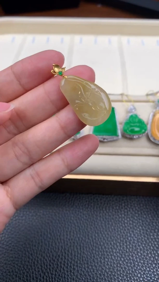 【闪购商品】翡翠颈饰18K金镶嵌Q701