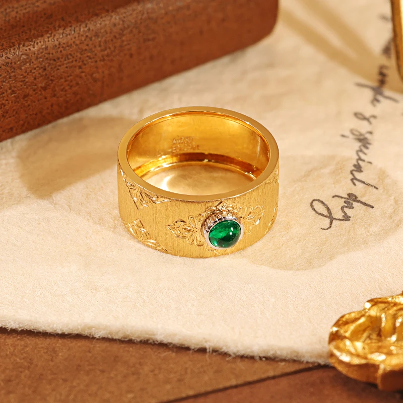 18K金镶嵌天然祖母绿戒指