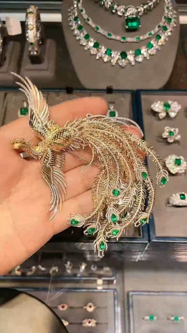 【闪购商品】祖母绿胸针18K金镶嵌胸针