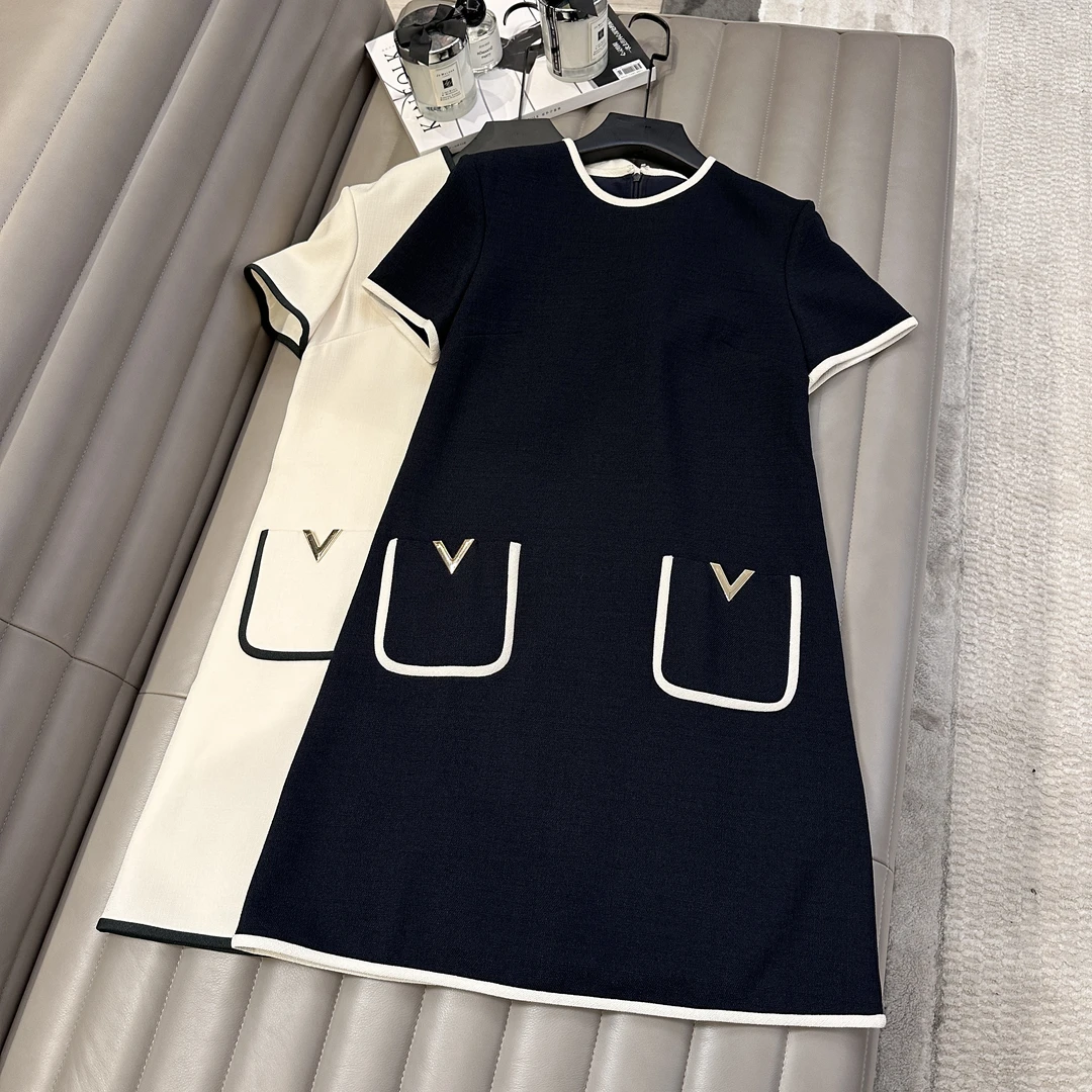 JESSICA WU春夏V系列简约双V口袋圆领连衣裙SC02101