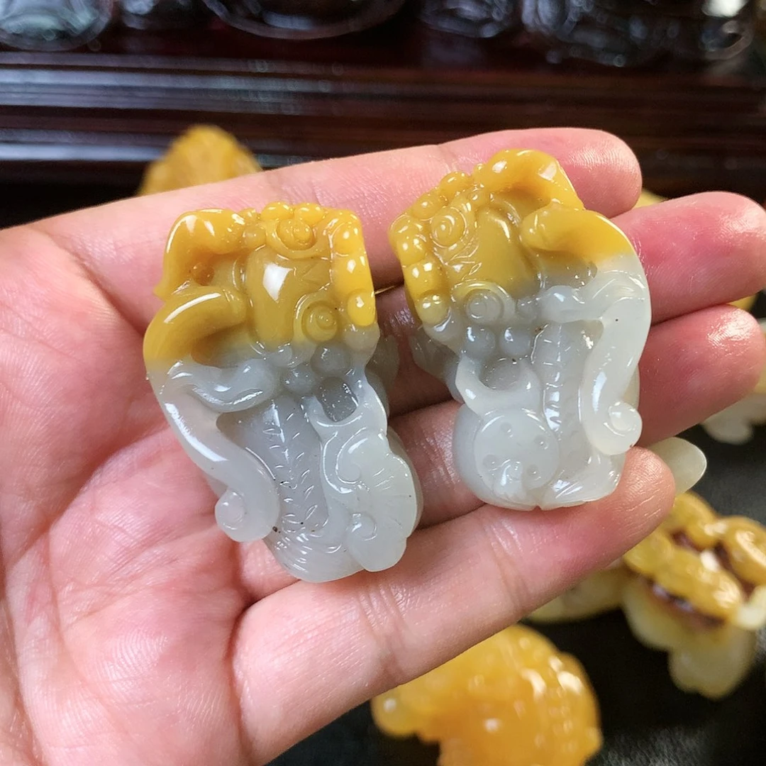 石英质玉(黄龙玉)貔貅吊坠未镶嵌
