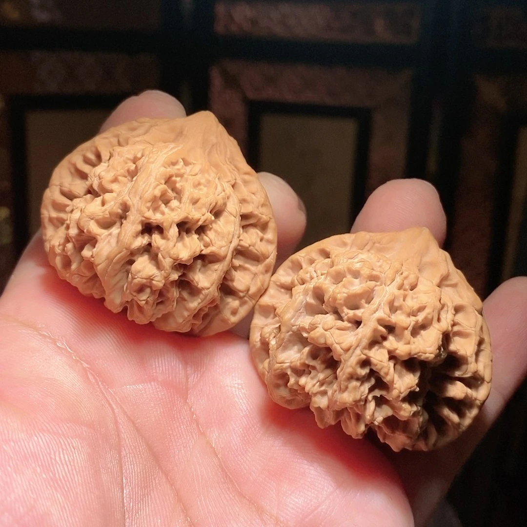 文玩核桃把件43.6龙脊全品