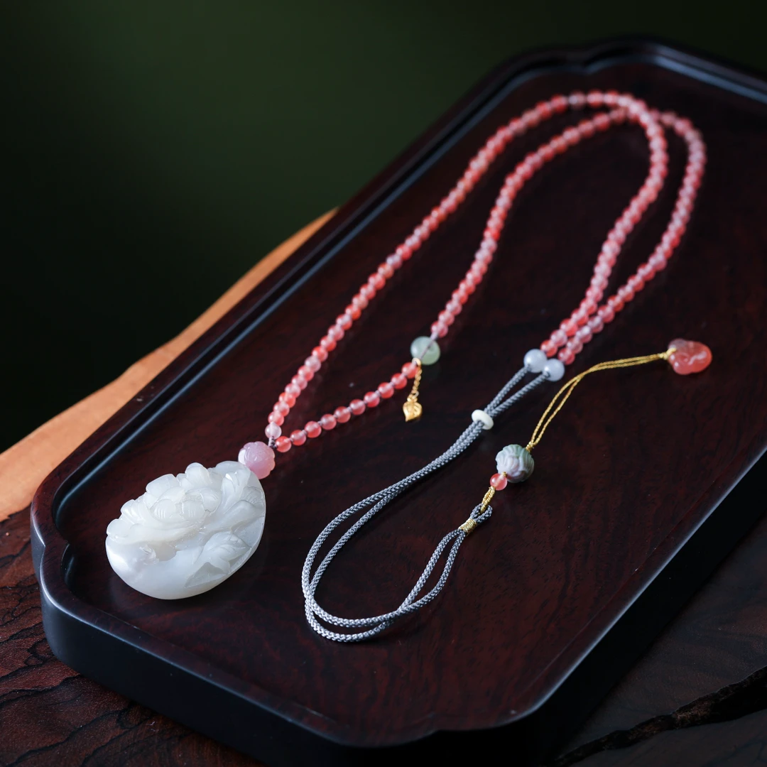 【意婵】精品天然和田玉烟紫精雕项链18k金-909111