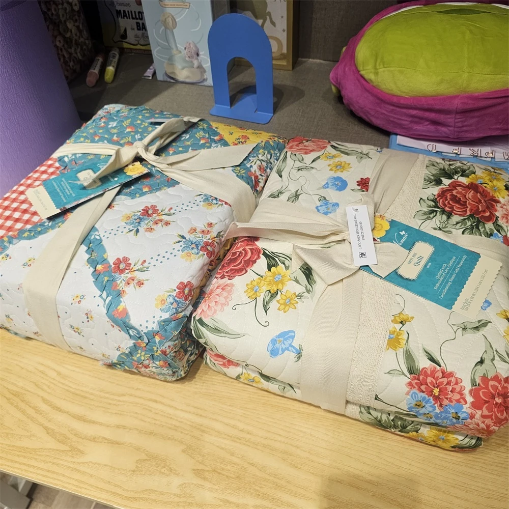 24111206A 家用纯棉绗缝夹棉床盖大号