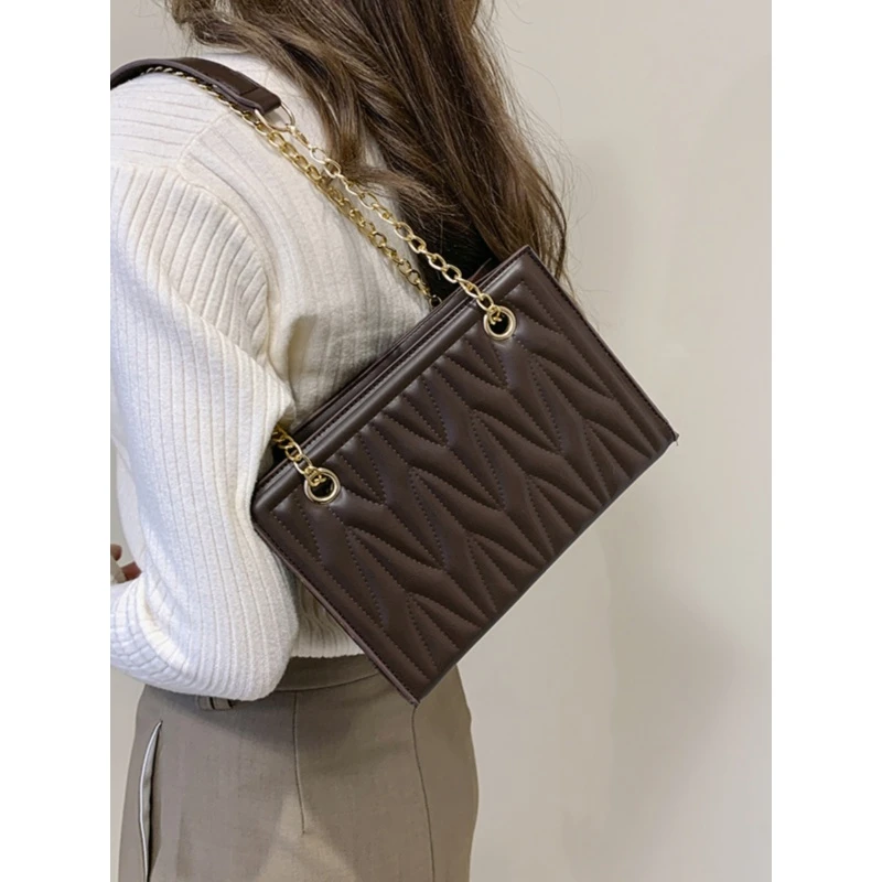 今年流行包包女大容量2023新款百搭秋冬时尚链条单肩包斜挎通勤包