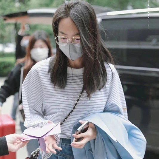 明星同款条纹圆领长袖t恤男女宽松上衣