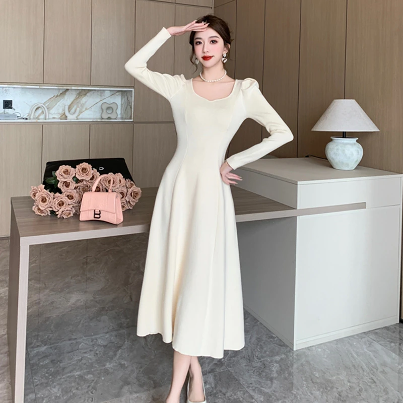 长袖针织连衣裙秋冬新款高级感显瘦设计感温柔风性感毛衣A字裙子