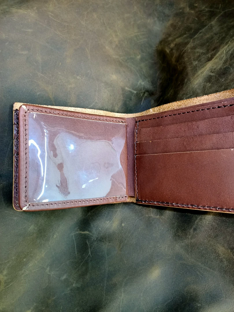 短款钱包 树膏植鞣革头层牛皮 水封边打磨抛光 尺寸10.6*9.3*1.8