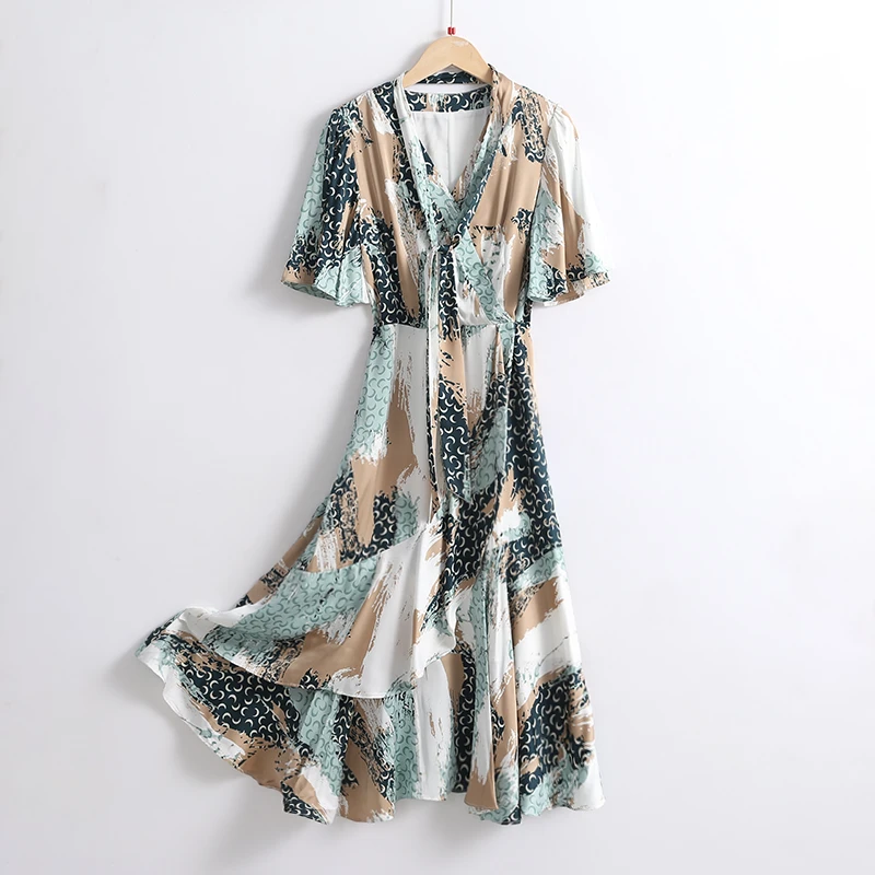 72135  柜货！夏日穿搭！时尚 显瘦女式夏季气质碎花连衣裙