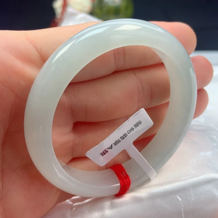 翡翠手镯未镶嵌51圈