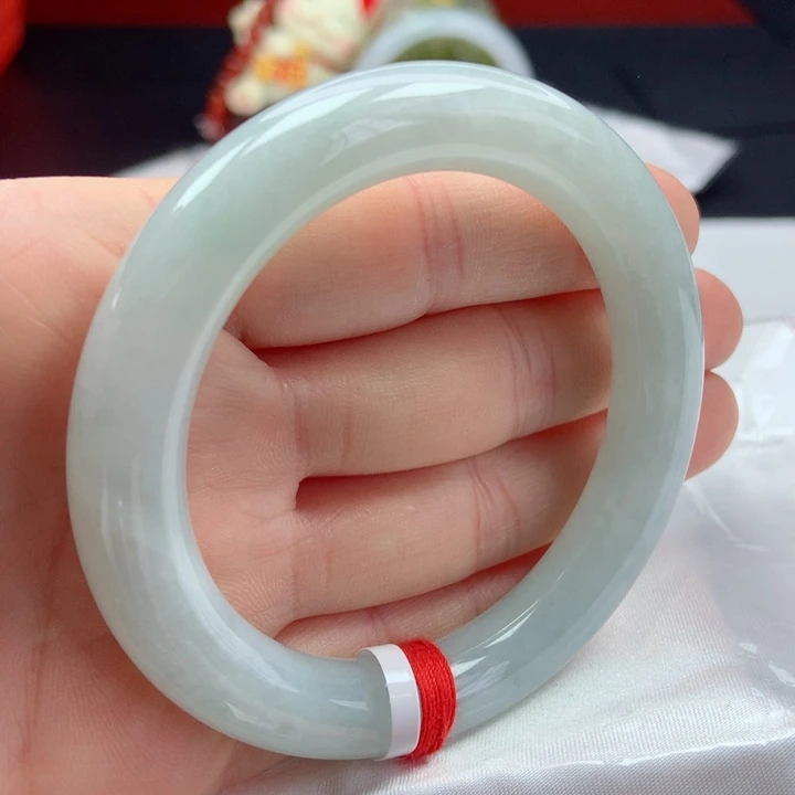 翡翠手镯未镶嵌53圈