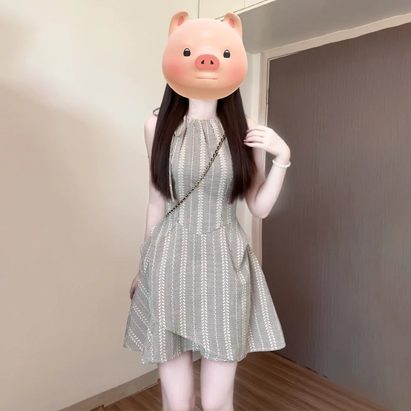 条纹无袖背心连衣裙子女夏2024新款不规则设计感气质收腰短裙4106