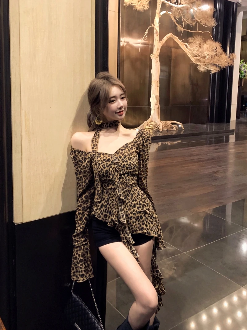 美式复古狂野辣妹豹纹飘带一字肩收腰长袖上衣女高腰修身显瘦短裤