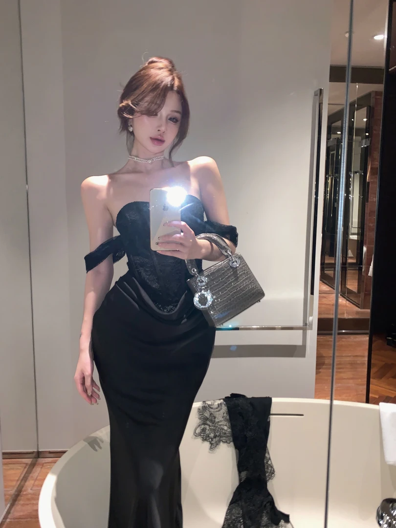 甜美女人2024秋季重工设计感吊带裙高级感抹胸性感长裙女搭配披肩