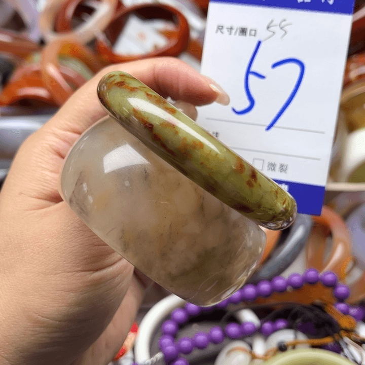 蛇纹石玉手镯未镶嵌