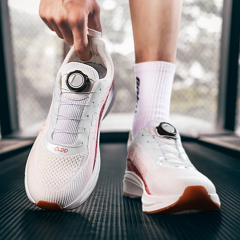 夏季新款薄款透气冰丝网面运动鞋男旋转纽扣免系鞋带软底老爹鞋子