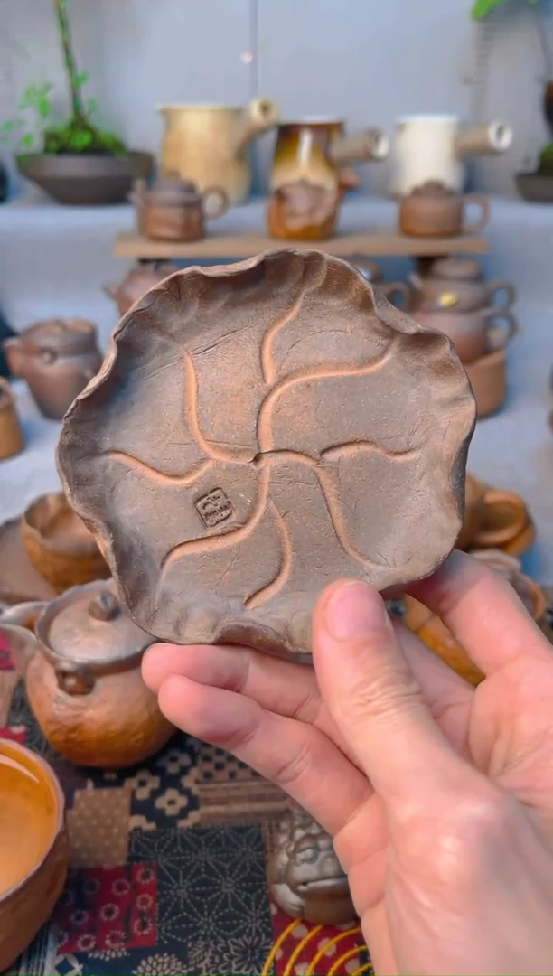 【闪购商品】陶瓷荷叶小壶承